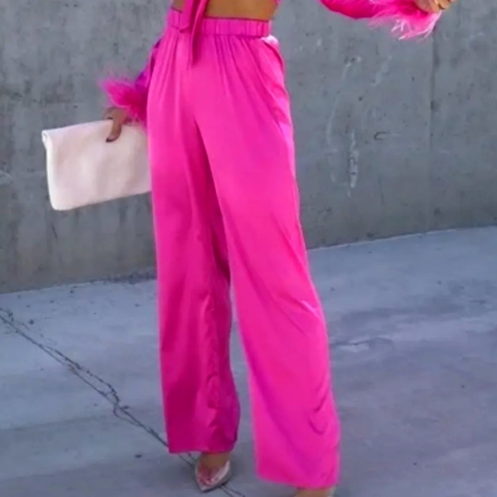 NWOT Vici Collection “Sassy But Classy” Wide Leg Satin Pants – Fuchsia 💖✨